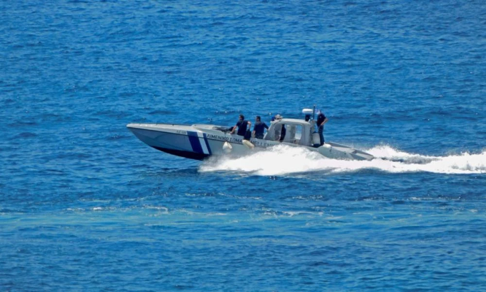 Πόρτο Ράφτη: Συνελήφθη αλλοδαπός μετά την αποβίβαση 41 μεταναστών από θαλαμηγό